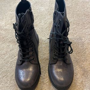 Women’s size 7 Pewter boots